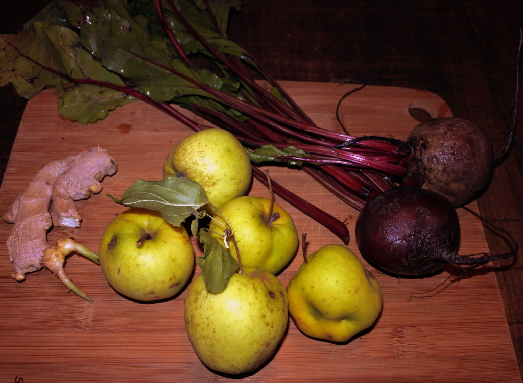 apple beet ginger juice ingredients (6)warm