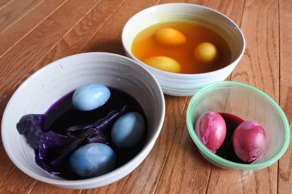 Easter eggs natural food colour dye Ottawa foodie blog zero waste Latvia tradition egg smash game jackie lane