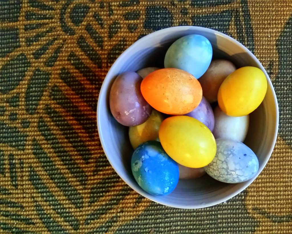 Easter egg hard boiled natural food dye colour Jackie Lane healthy recipe Ottawa Canada food blog Latvia